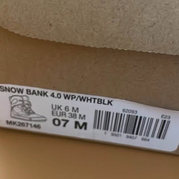 BRAND NEW boy girl youth merrell snow bank winter boots size 7Y (-32C) - Picture 7 of 9